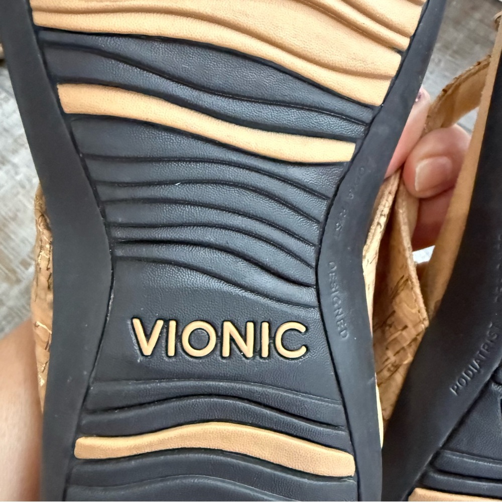 Vionic Bella flip flop sandals sz10 like new - Picture 8 of 12